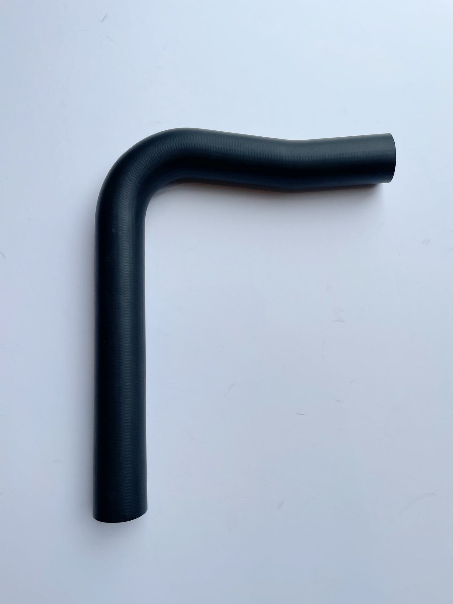 Radiator Top Upper Hose for Mitsubishi Pajero NM NP 3.5L V6 MR404869