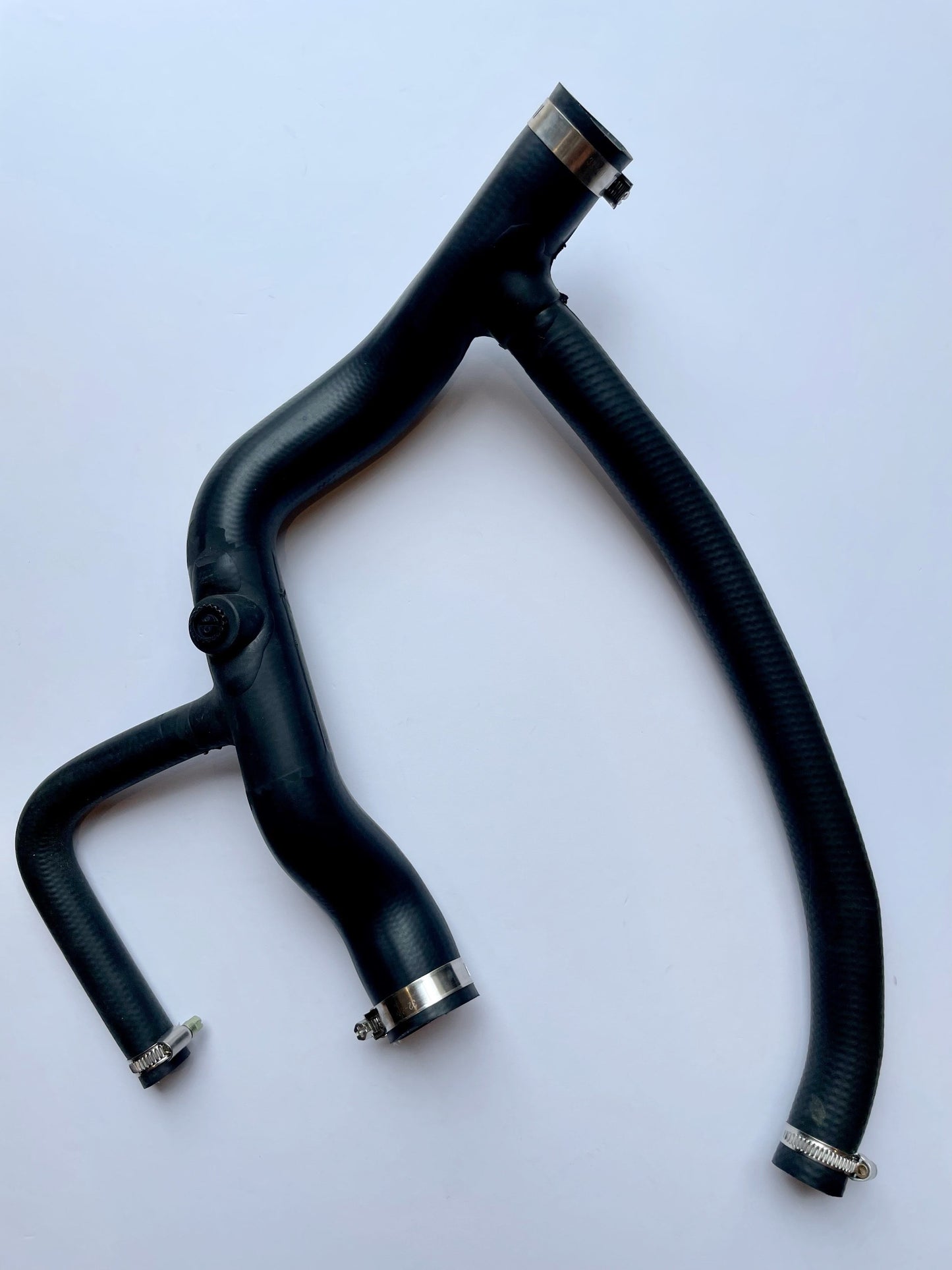 Upper Top Radiator Hose for Land Rover Discovery 2 1998 - 2004 TD5 PEH101080