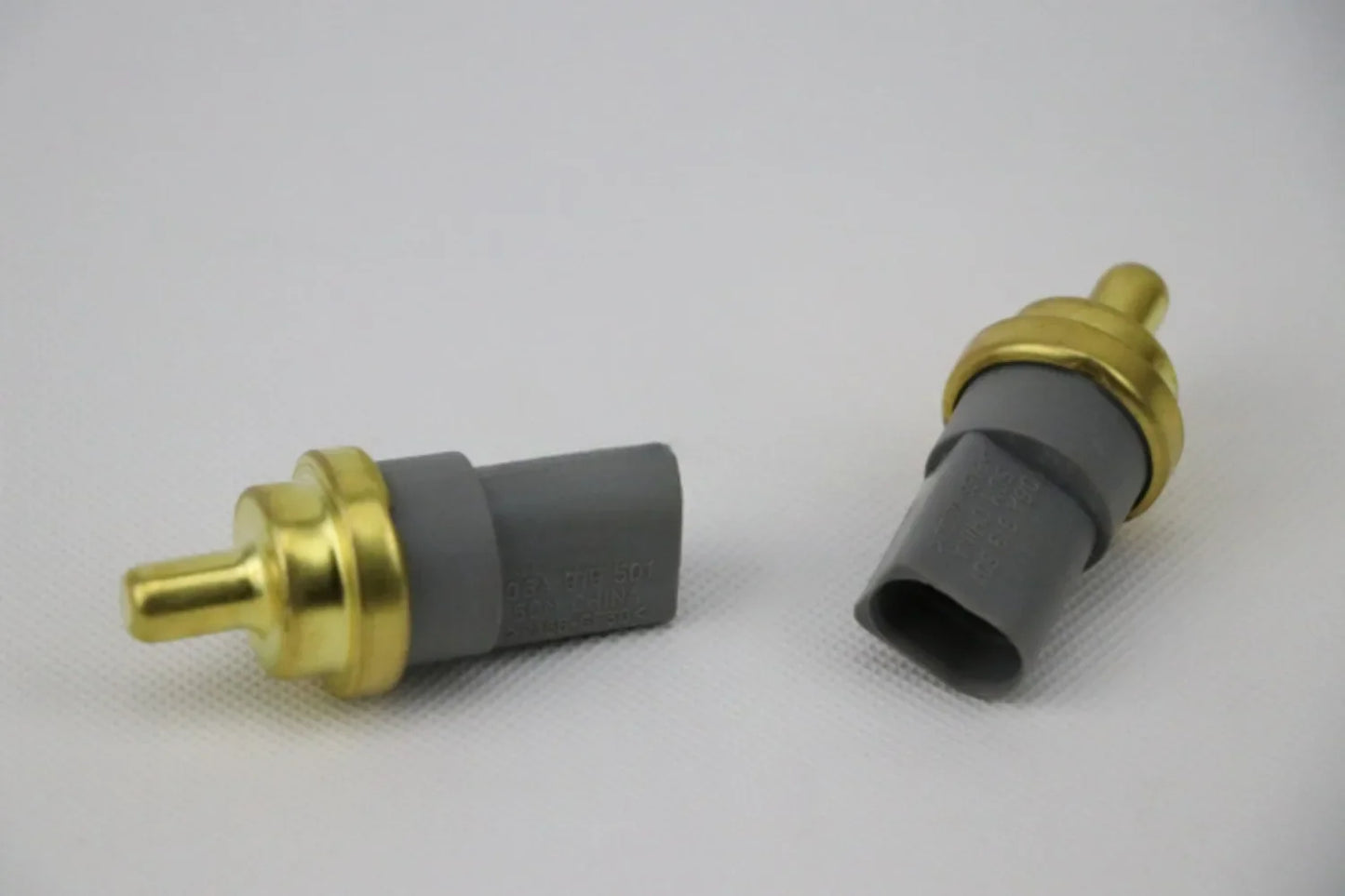 1PC Water Temperature Sensor for Audi A4 A6L A8 Q7 for POLO Magotan Sagitar Bora GOLF 05-12