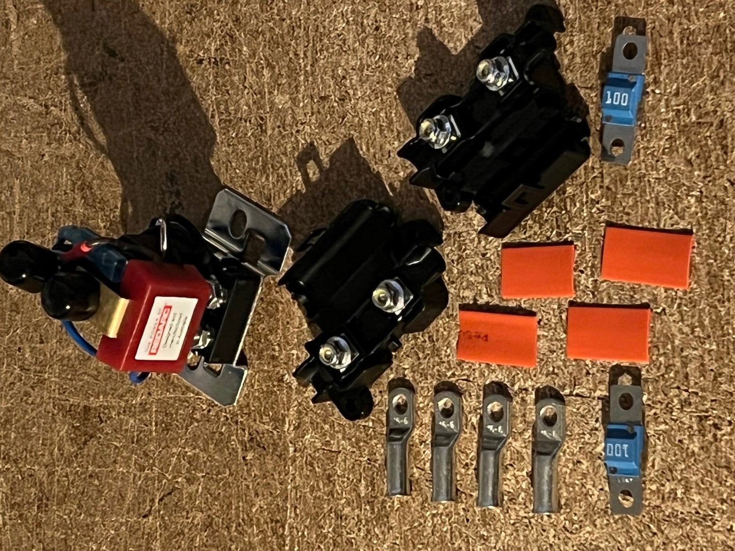 REDARC Battery Isolator 12V 100A SBI12 with 100amp Fuse Kit